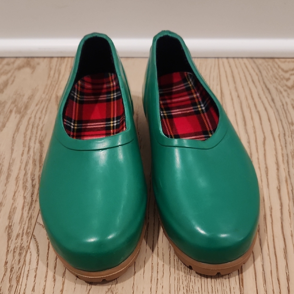 Women’s Green Slip-On Platform Shoes